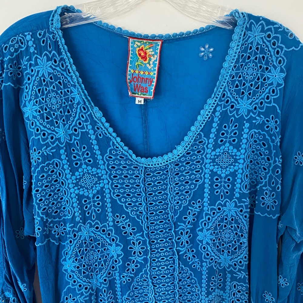 Gorgeous beautiful deep blue Johnny Was Top Size M